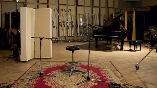 recording-studio-600x337